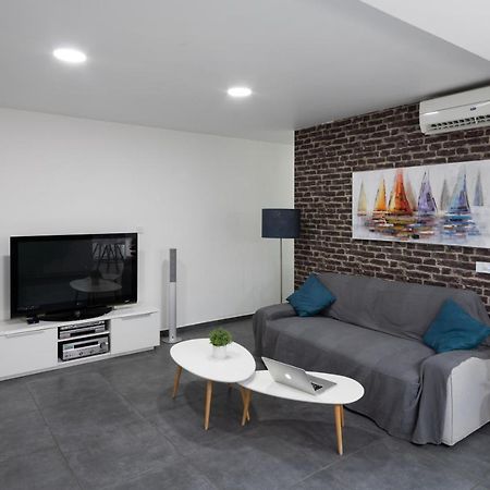 Poseidon Apartment By Michalis Αγία Νάπα Εξωτερικό φωτογραφία